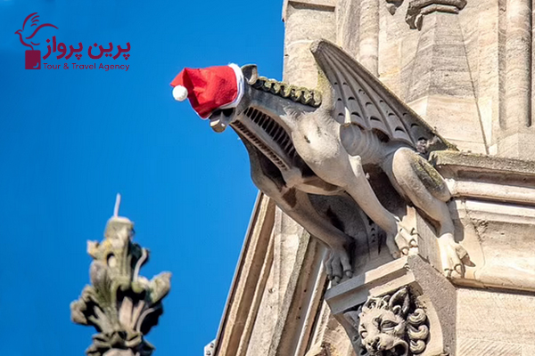 چه کسی سر مجسمه های کلیسای دانشگاه کمبریج کلاه گذاشت؟